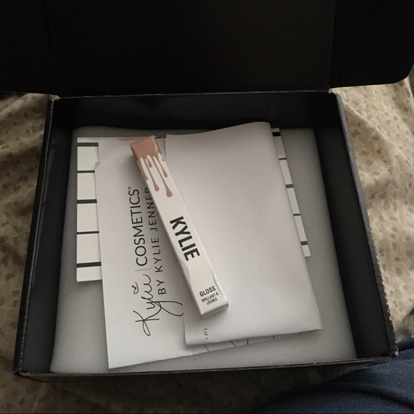 Kylie "SO CUTE" Lip gloss