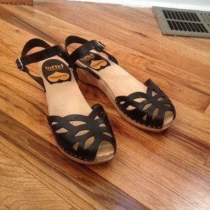 Black Cutout Clogs Swedish Hasbeens