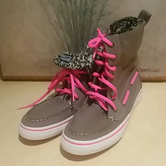 Sperry Top sider Canvas Camo with Pink Hi tops - Picture 2 of 4
