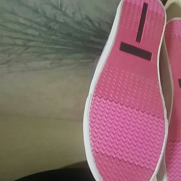 Sperry Top sider Canvas Camo with Pink Hi tops - Picture 3 of 4