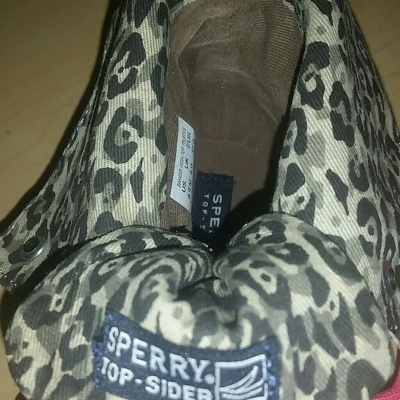 Sperry Top sider Canvas Camo with Pink Hi tops - Picture 4 of 4