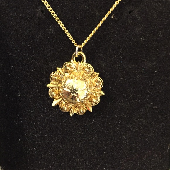 16" gold plated sunflower derby hat necklace. - Picture 1 of 2
