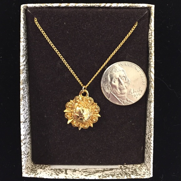 16" gold plated sunflower derby hat necklace. - Picture 2 of 2