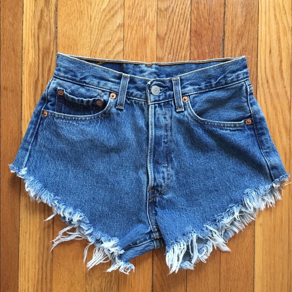 Levi ripped Jean shorts