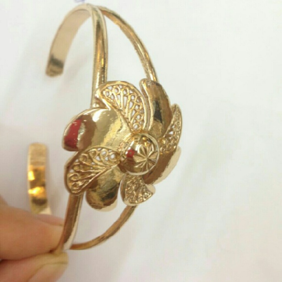 Brand new classy bangle