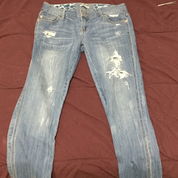 Distressed Jeans - Picture 2 of 3