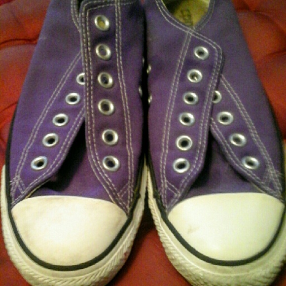 Converse tennis shoes
