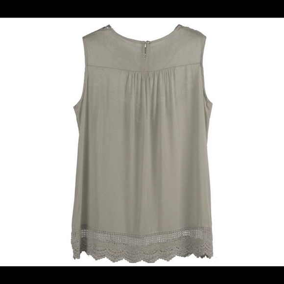 Blouse - Picture 2 of 2