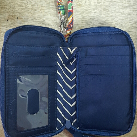 Vera Bradley - Picture 2 of 4