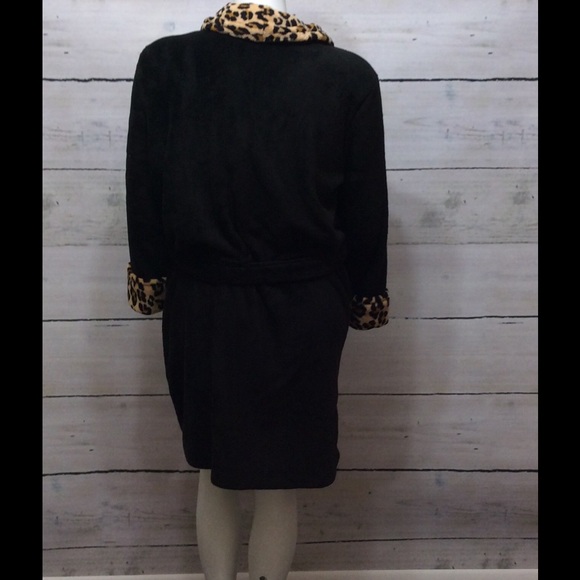   [PLUS] Charter Club - Plush Bath Robe - Picture 3 of 3