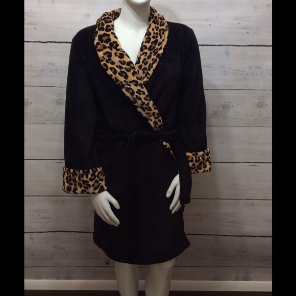   [PLUS] Charter Club - Plush Bath Robe - Picture 2 of 3