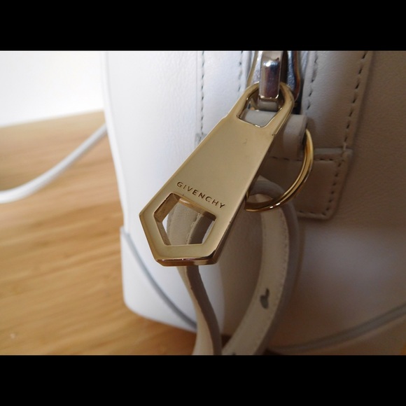 Givenchy Lucrezia Handbag - Picture 4 of 4