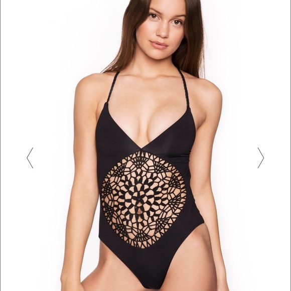 Poppy's One Piece Black