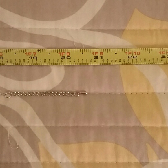 SALE! Beautiful paw print crystal necklace. - Picture 4 of 5