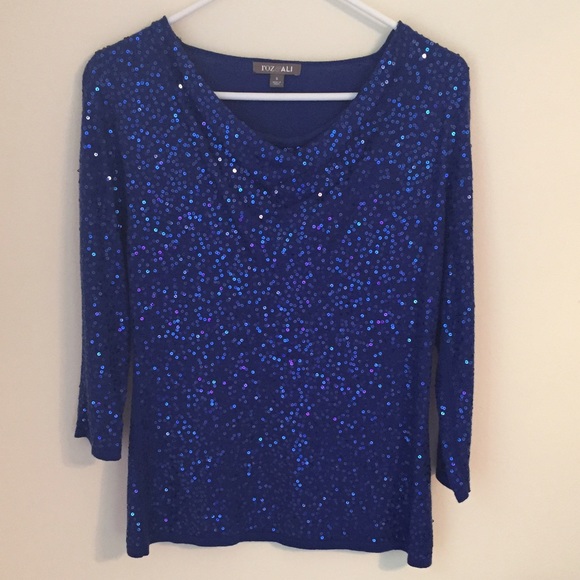 🎉HOST PICK🎉 BLUE SEQUIN TOP, EUC