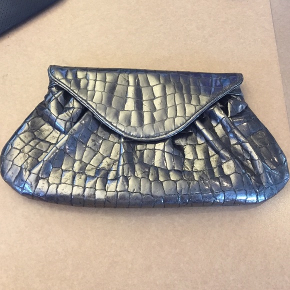 Silver clutch