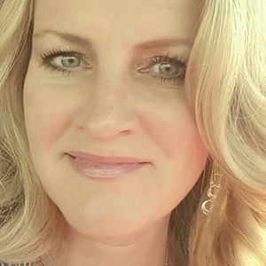 Meet your Posher, Marnie