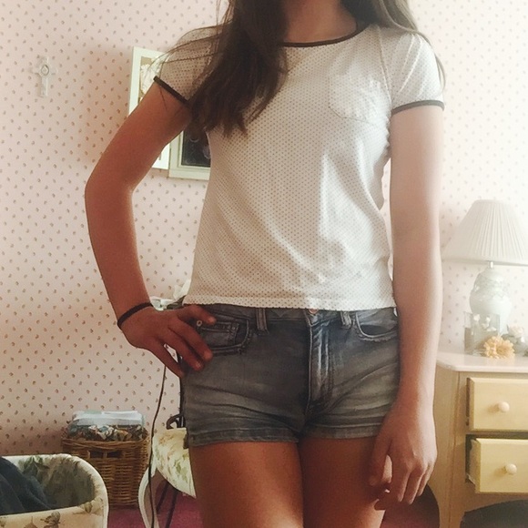 Slightly cropped Polka dot tee