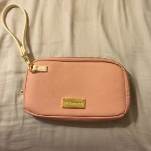 Steve Madden wristlet- perfect condition