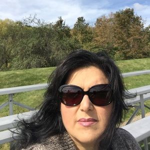 Meet your Posher, Ana