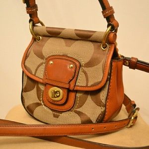 Coach Mini Signature Style