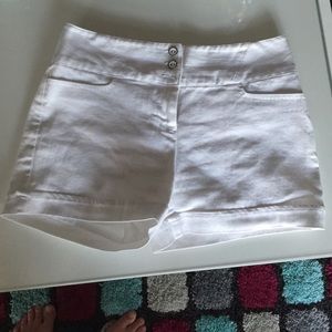 Last chance!! NWOT white shorts