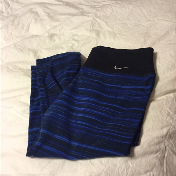 Nike crop leggings