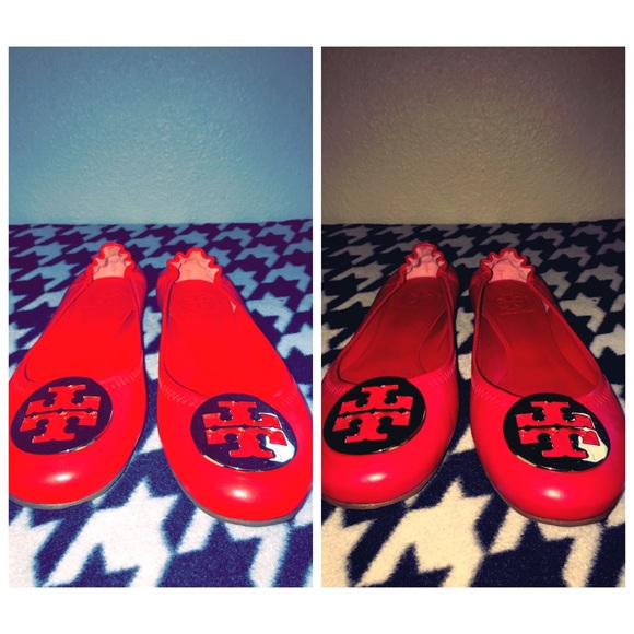 🎉⭐️Tory Burch Reva flats with Gold TB emblem!