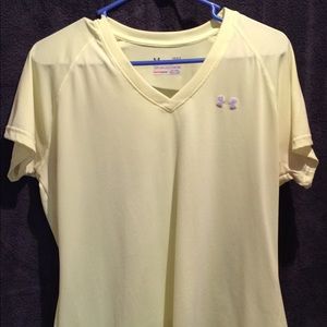 Women's underarmour v neck