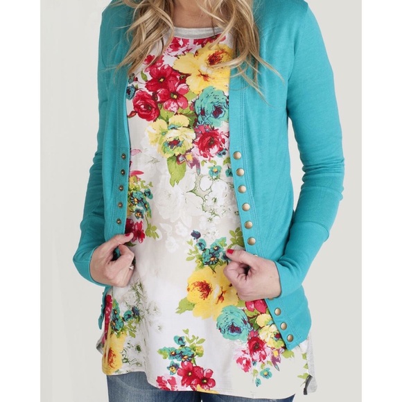Tops - Floral raglan shirt