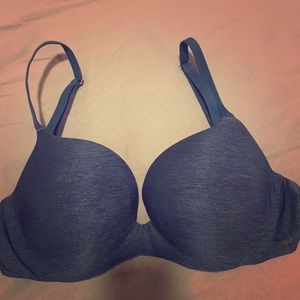 Victoria's Secret pink push up bra never worn