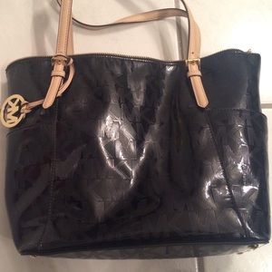 Micheal Kors purse