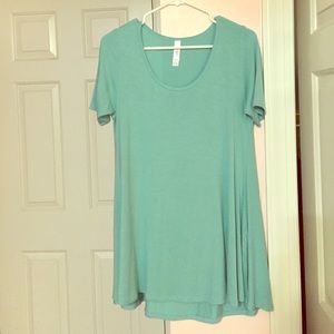 LuLaRoe Perfect Tee XXS. Mint green. Worn once.