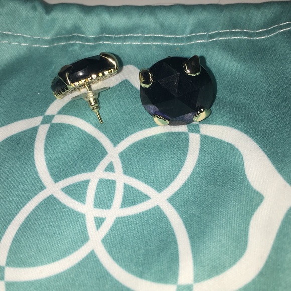 Kendra Scott studs