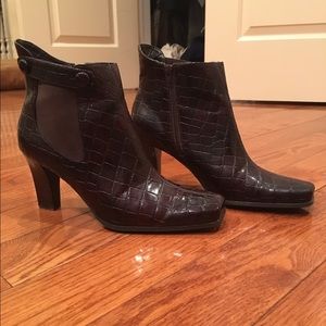 FRANCO SARTO BROWN LEATHER BOOTIE HEEL