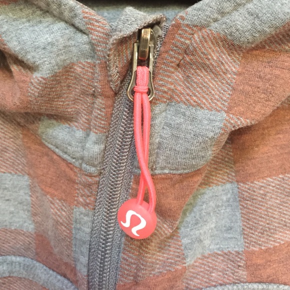 Lululemon hoodie size 8 (possibly 6) plaid - Picture 3 of 4