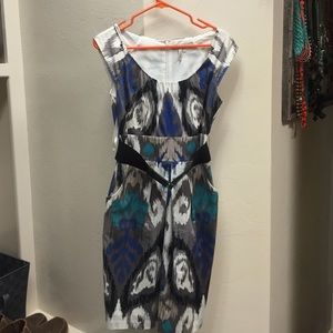 Boutique dress with belt and pockets
