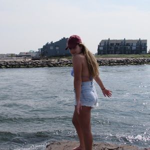 Meet your Posher, Ava