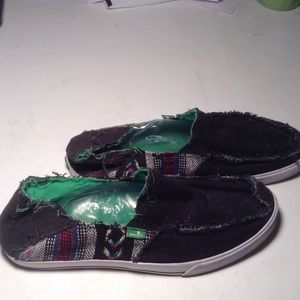 Tribal Sanuk slip-ons