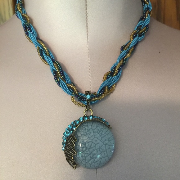 Beautiful Necklace - Picture 1 of 2