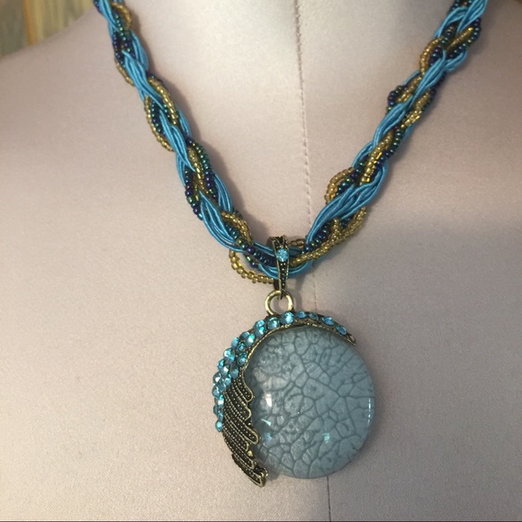 Beautiful Necklace - Picture 2 of 2