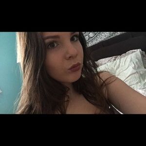 Meet your Posher, Daniella