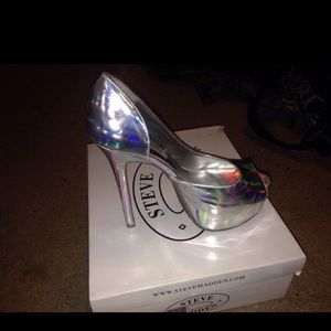 Steve Madden Iridescent Madness Peep Toe heel