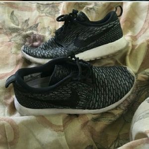 women's roshe flyknit