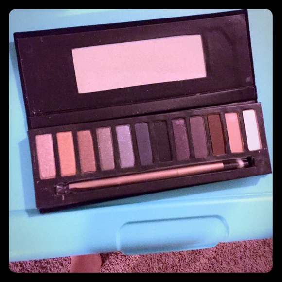 Urban decay "smoky" naked palette