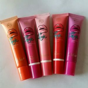 Tattoo lip staining lip gloss