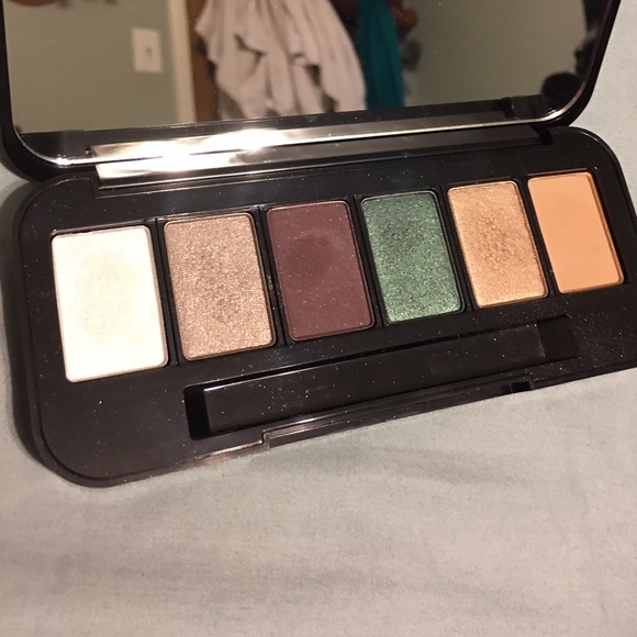 ✨Last Call !Authentic Buxom eyeshadow palette✨