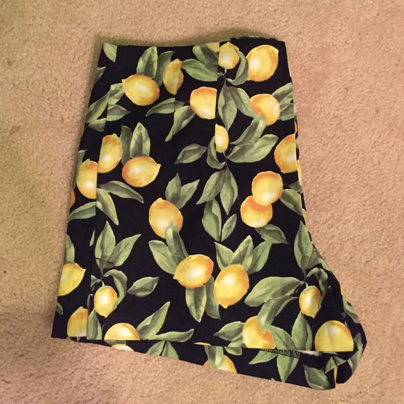 Lemon high waisted shorts