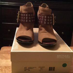 Michael Kors pee toe booties!
