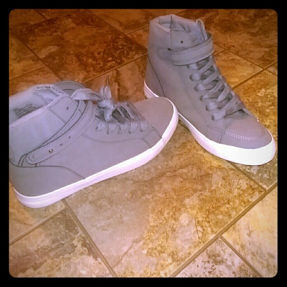Adi sneakers